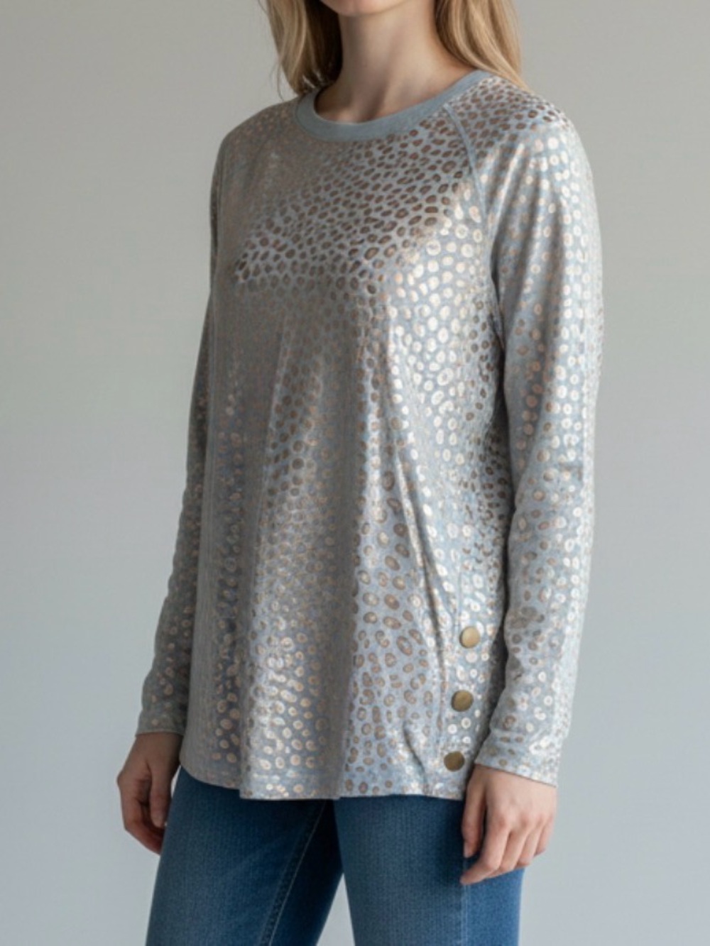 Zuda Metallic Leopard Print Lightweight Pullover